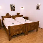 Szent Anna étterem és Panzió Alojamento de Acomodação e Pequeno-almoço 3*
