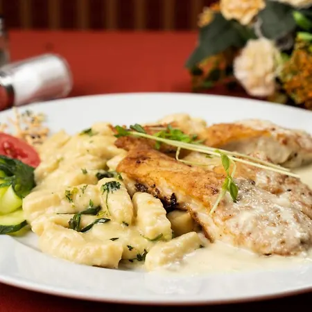 فندق مبيت وإفطار Szent Anna Etterem Es Panzio 3*