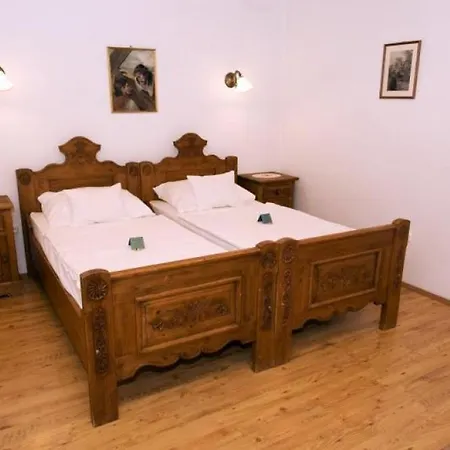 Szent Anna Etterem Es Panzio Bed & Breakfast *