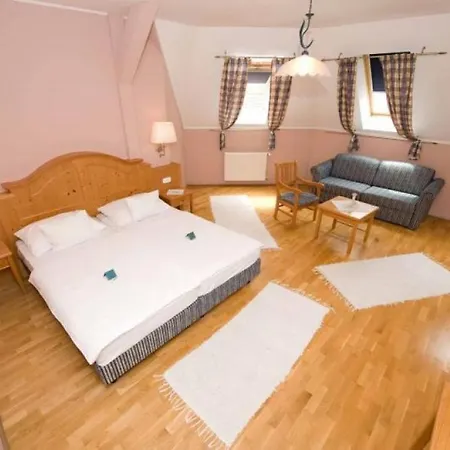 Szent Anna Etterem Es Panzio Bed & Breakfast *