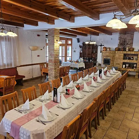 Szent Anna Etterem Es Panzio