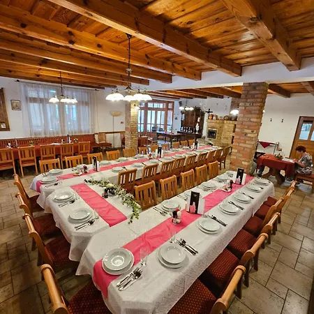 Szent Anna Etterem Es Panzio *